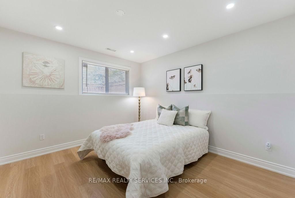 254 Old Mosley Street • Wasaga Beach, ON photo 16