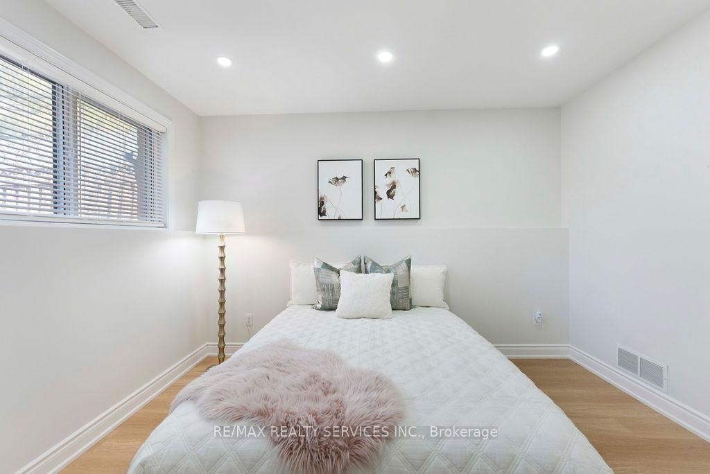 254 Old Mosley Street • Wasaga Beach, ON photo 17