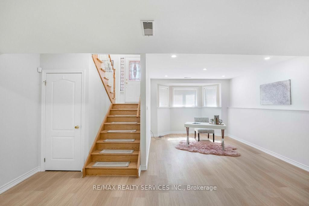 254 Old Mosley Street • Wasaga Beach, ON photo 19