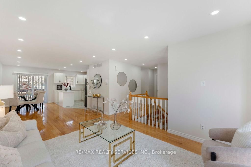 254 Old Mosley Street • Wasaga Beach, ON photo 24
