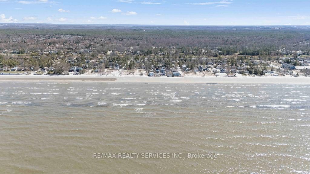 254 Old Mosley Street • Wasaga Beach, ON photo 3