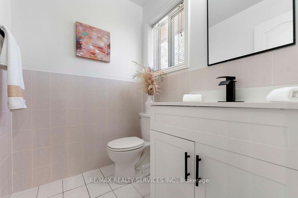 254 Old Mosley Street • Wasaga Beach, ON photo 34