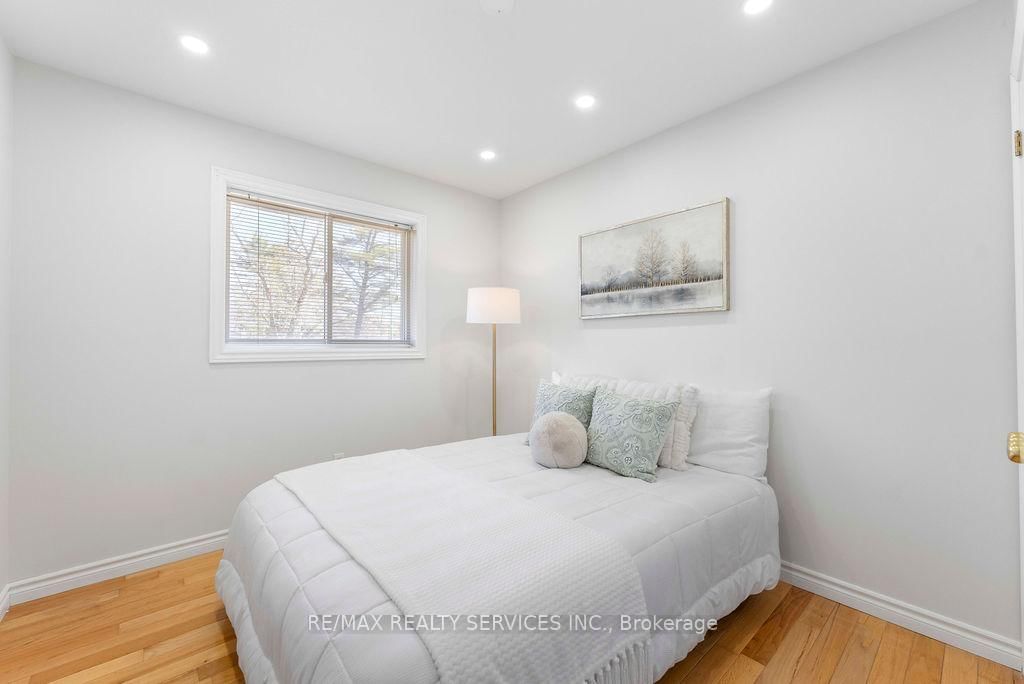 254 Old Mosley Street • Wasaga Beach, ON photo 37