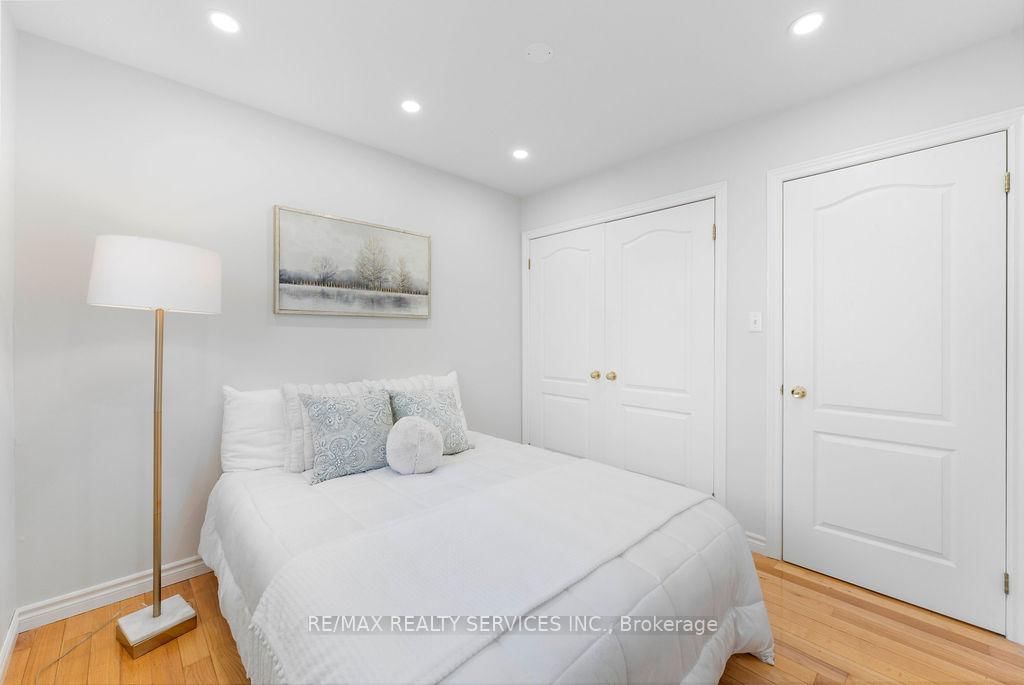 254 Old Mosley Street • Wasaga Beach, ON photo 38