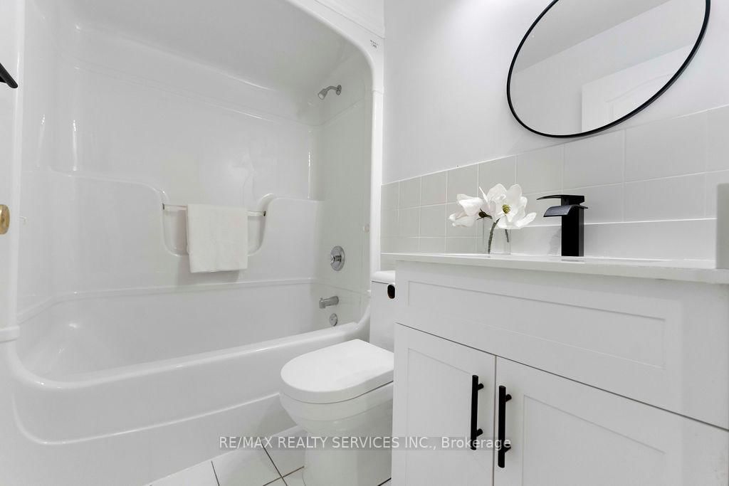 254 Old Mosley Street • Wasaga Beach, ON photo 39