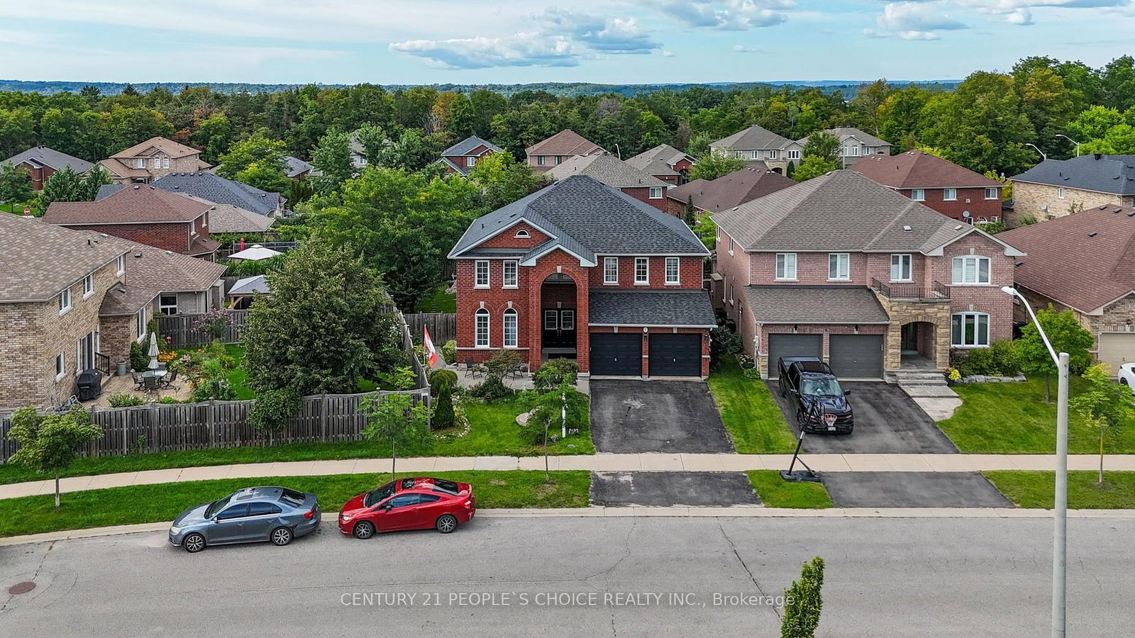 4 IMPERIAL CROWN Lane • Barrie, ON photo 2