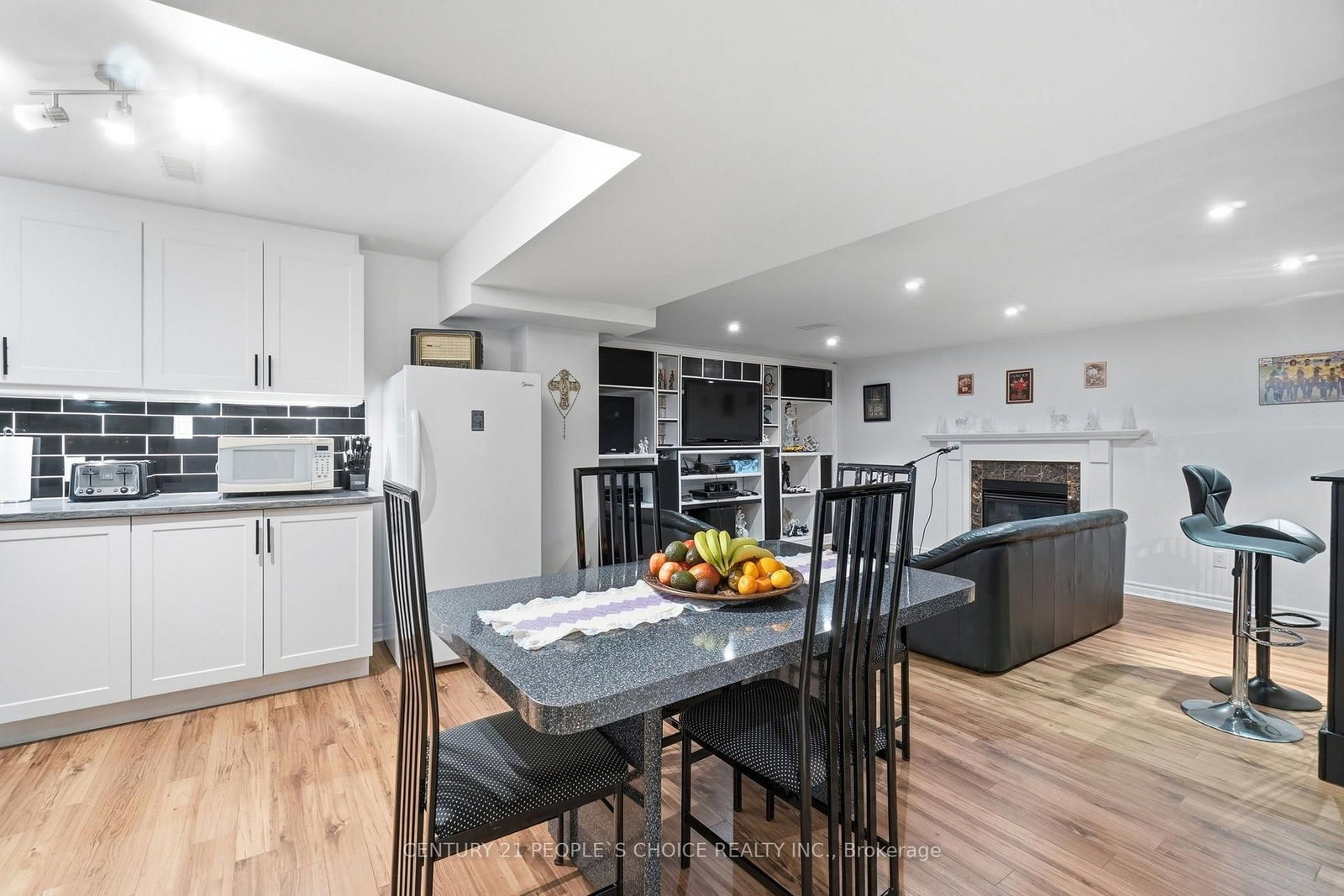 4 IMPERIAL CROWN Lane • Barrie, ON photo 37