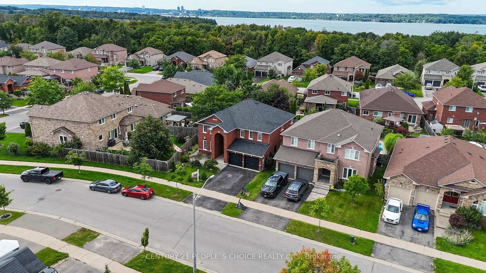 4 IMPERIAL CROWN Lane • Barrie, ON photo 4