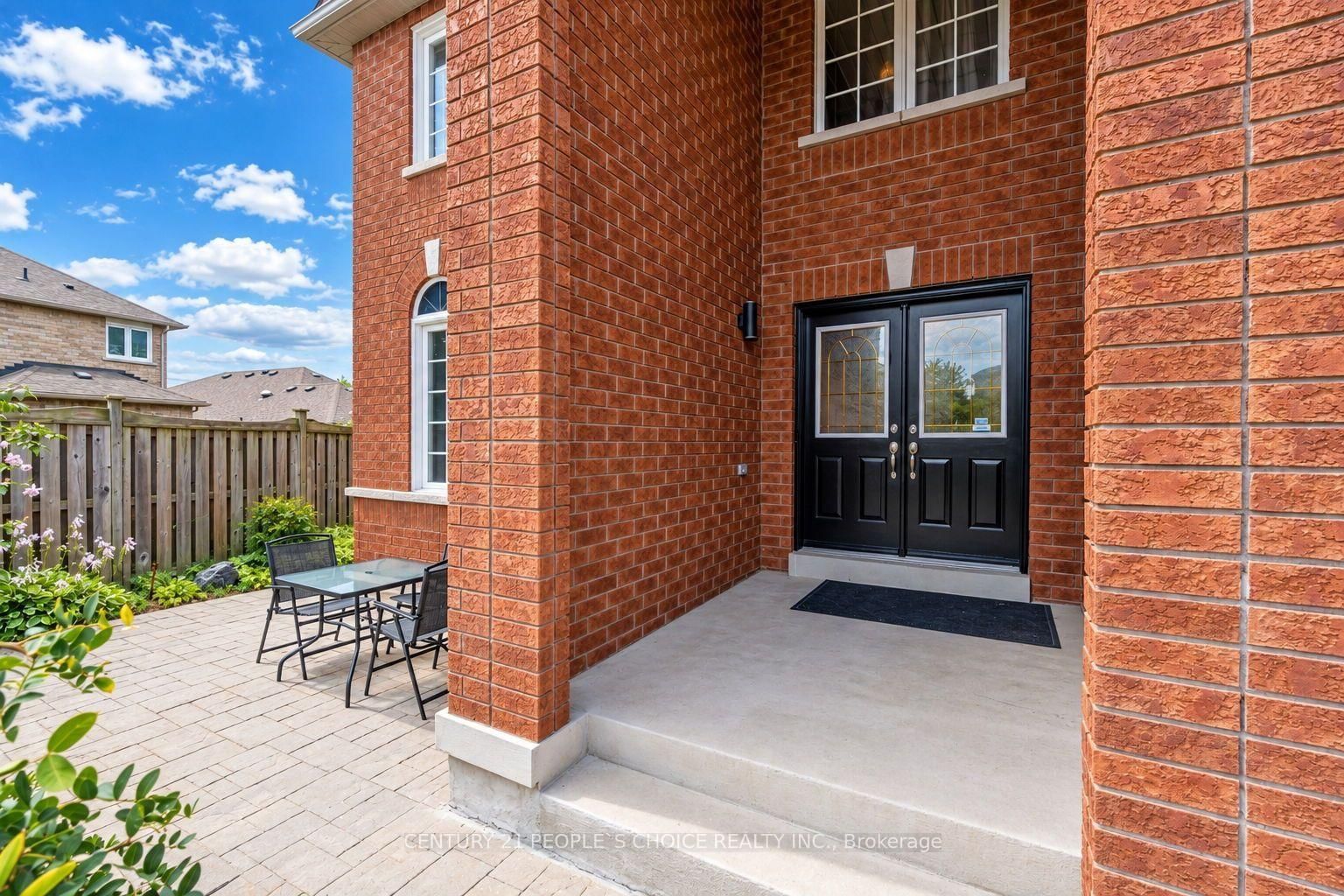 4 IMPERIAL CROWN Lane • Barrie, ON photo 8