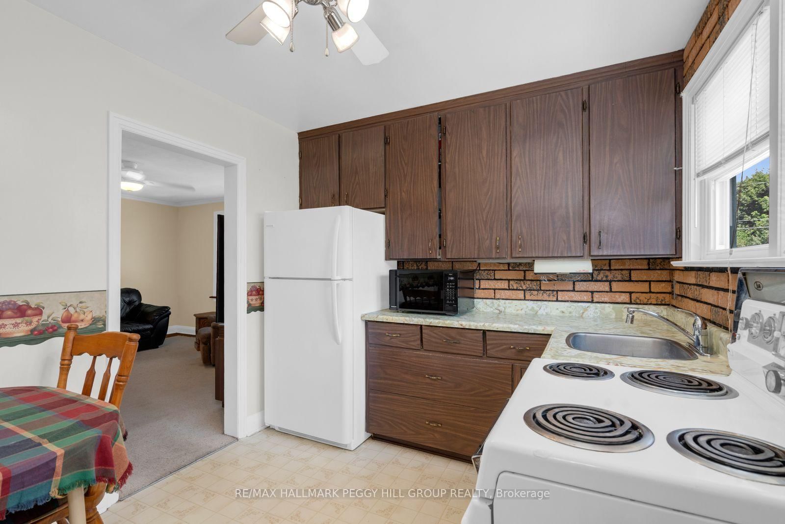 171 Codrington Street • Barrie, ON photo 6