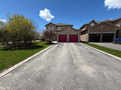 Detached House for lease at 1 Buman Court, Barrie, Ontario, L4N 0L3 - South Shore - MLS: S13755932