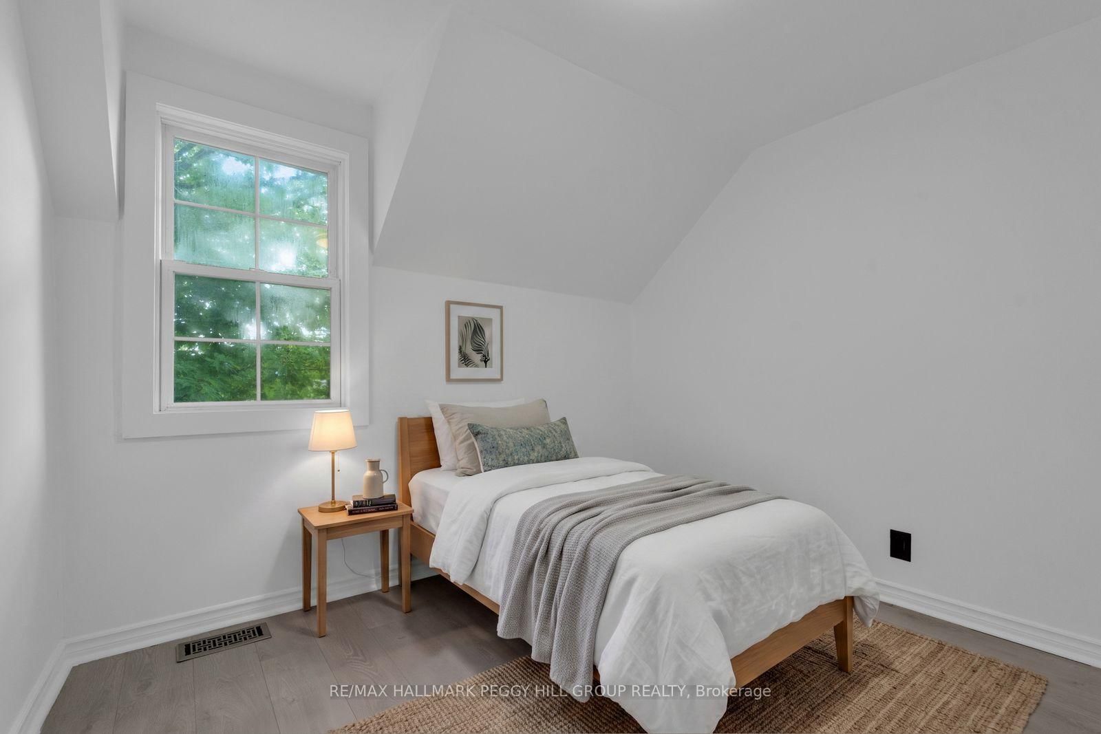 132 Queen Street W • Springwater, ON photo 13