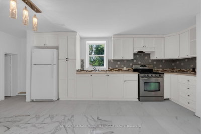 132 Queen Street W • Springwater, ON photo 8