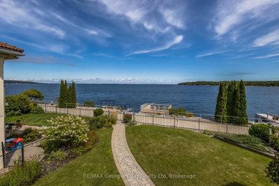 507 Aberdeen Boulevard • Midland, ON photo 3