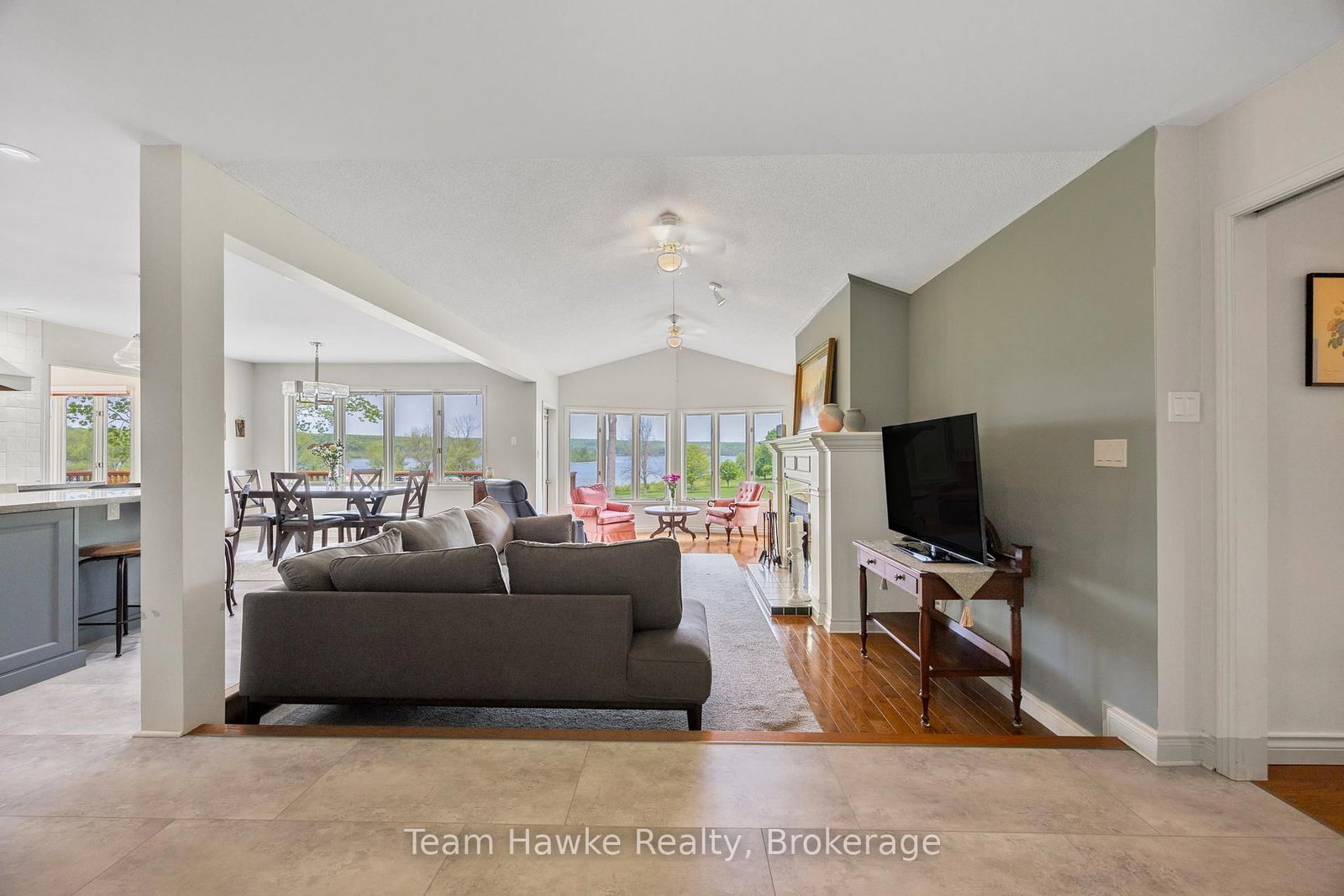 26 Jury Drive • Penetanguishene, ON photo 4