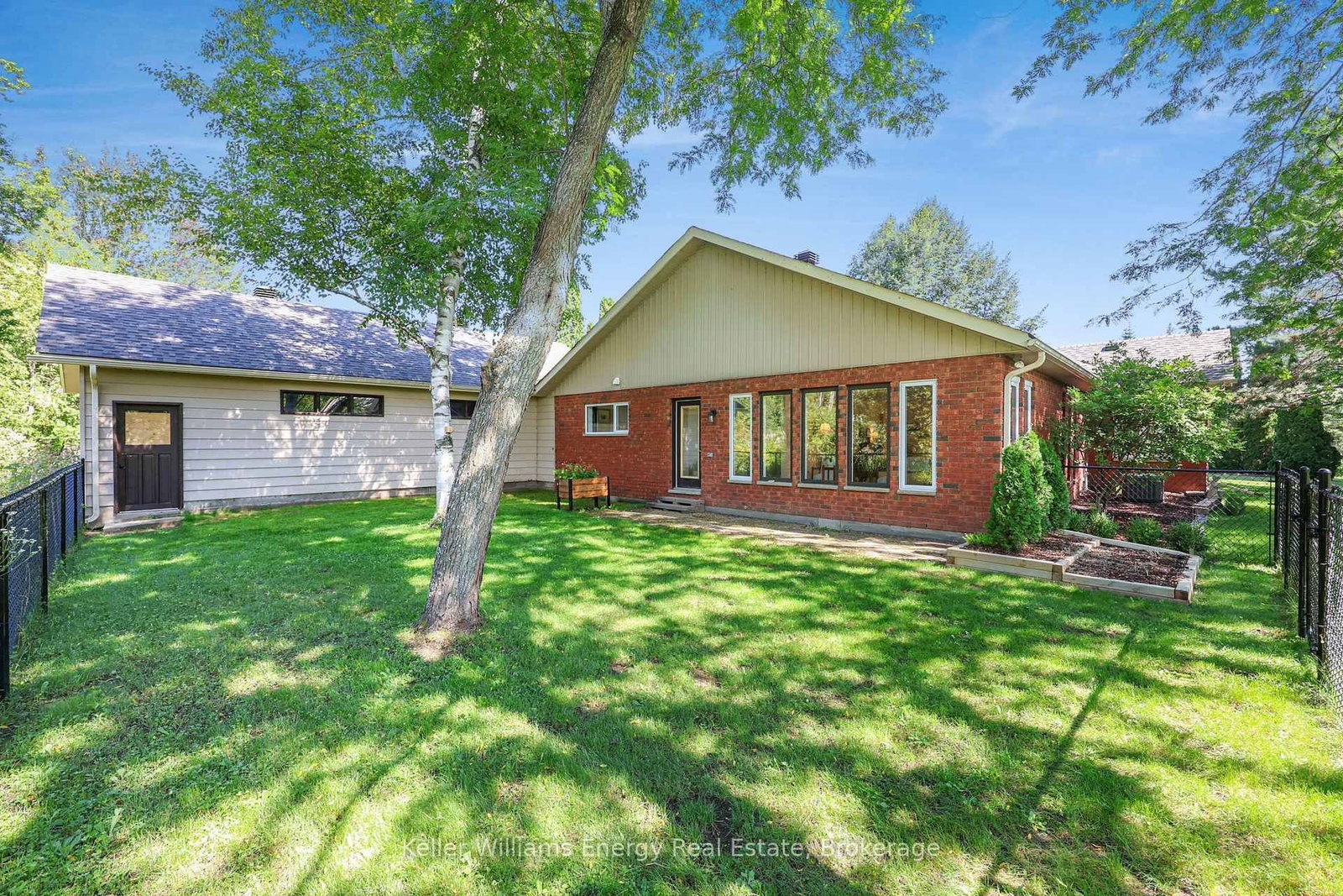 60 Bayside Avenue • Tay, ON photo 24