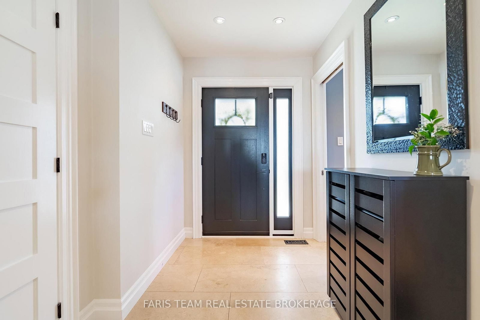 2 Agnes Street • Oro-Medonte, ON photo 4