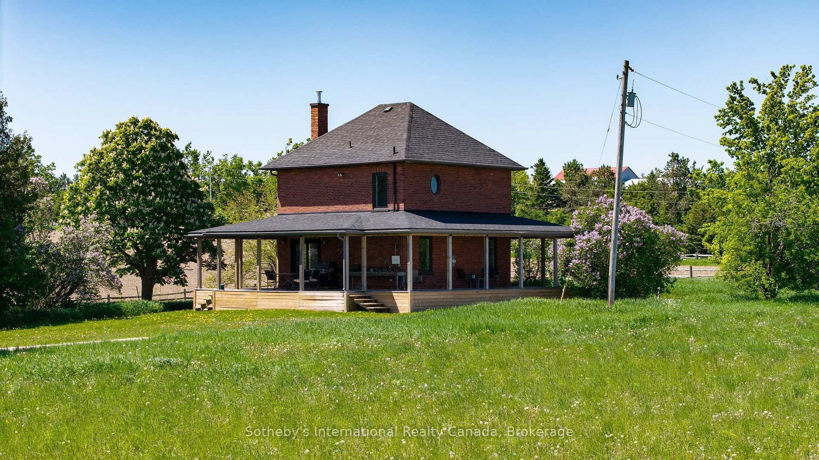 1943 Fairgrounds Road S • Clearview, ON photo 8