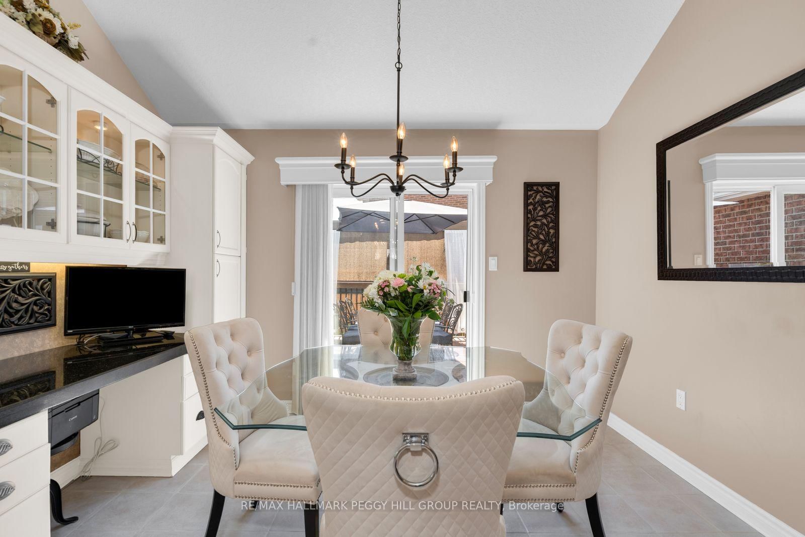 52 Summerset Drive • Barrie, ON photo 4