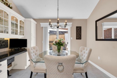52 Summerset Drive • Barrie, ON photo 4