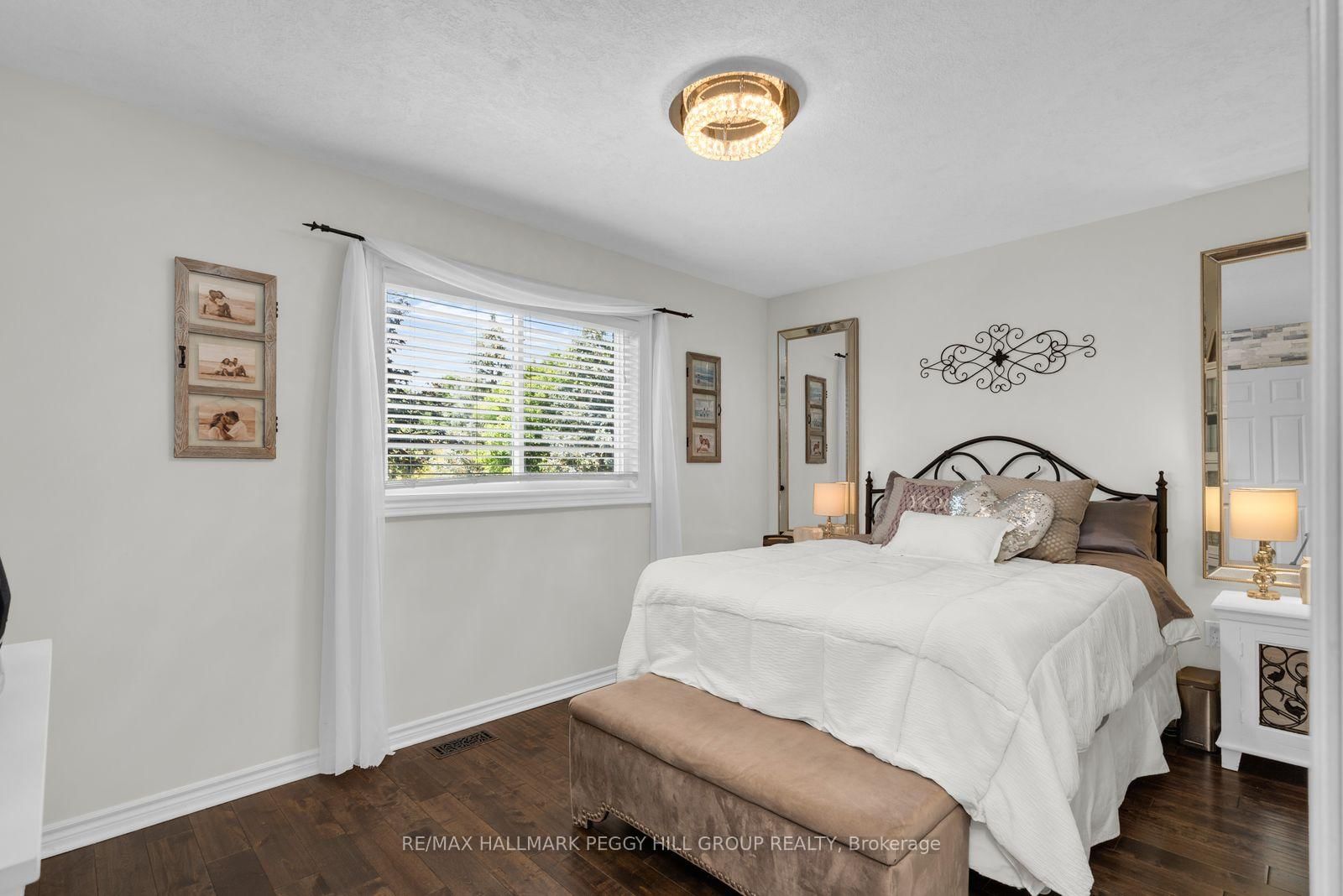 52 Summerset Drive • Barrie, ON photo 9