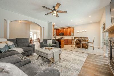 2 Purt Court • Barrie, ON photo 8