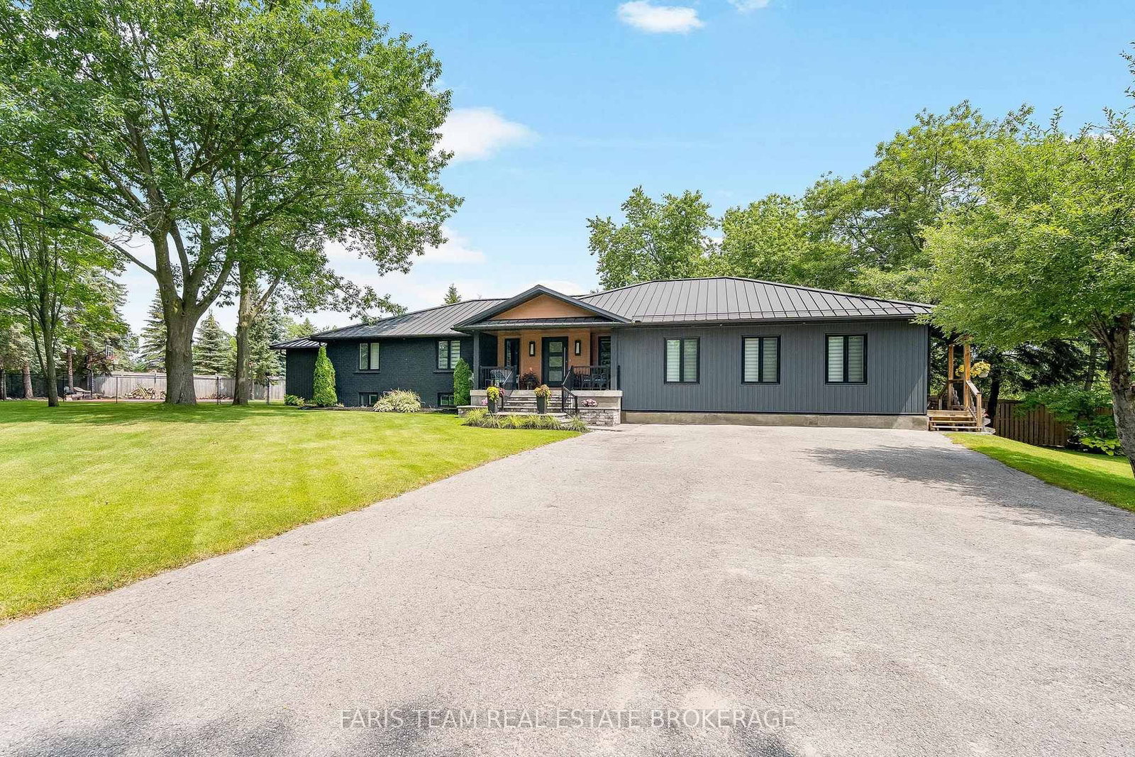 223A Hickory Lane • Barrie, ON photo 4