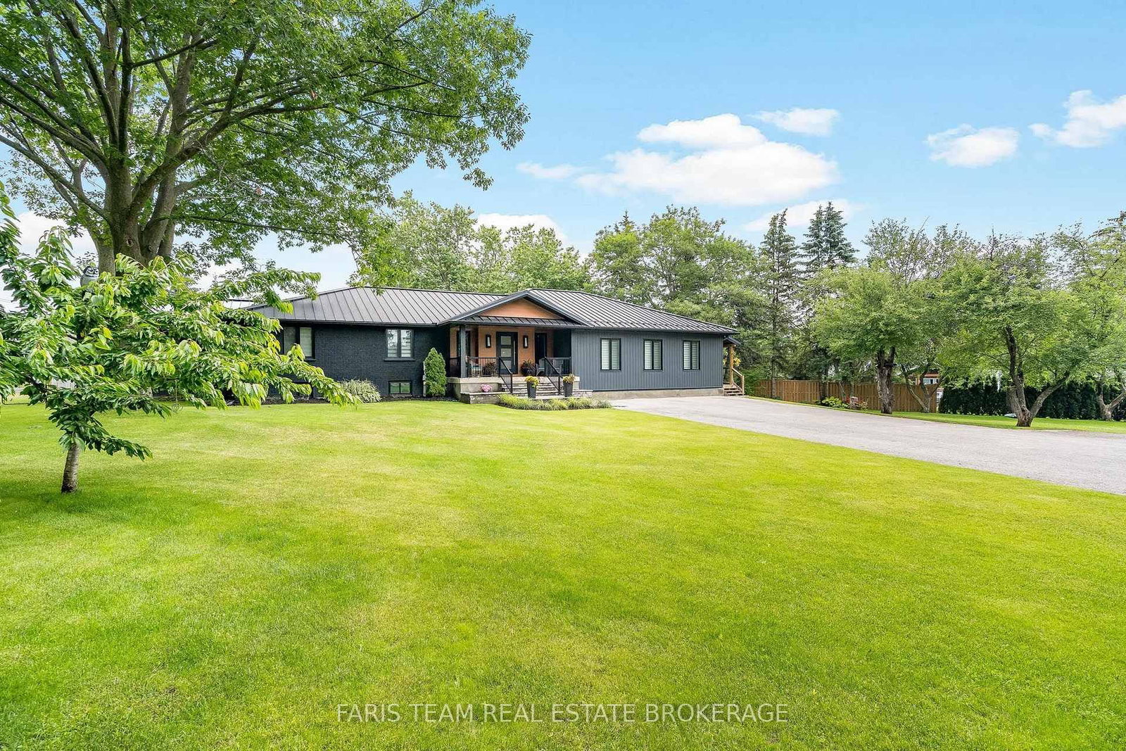 223A Hickory Lane • Barrie, ON photo 5