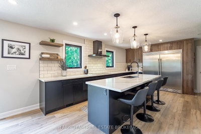 223A Hickory Lane • Barrie, ON photo 8