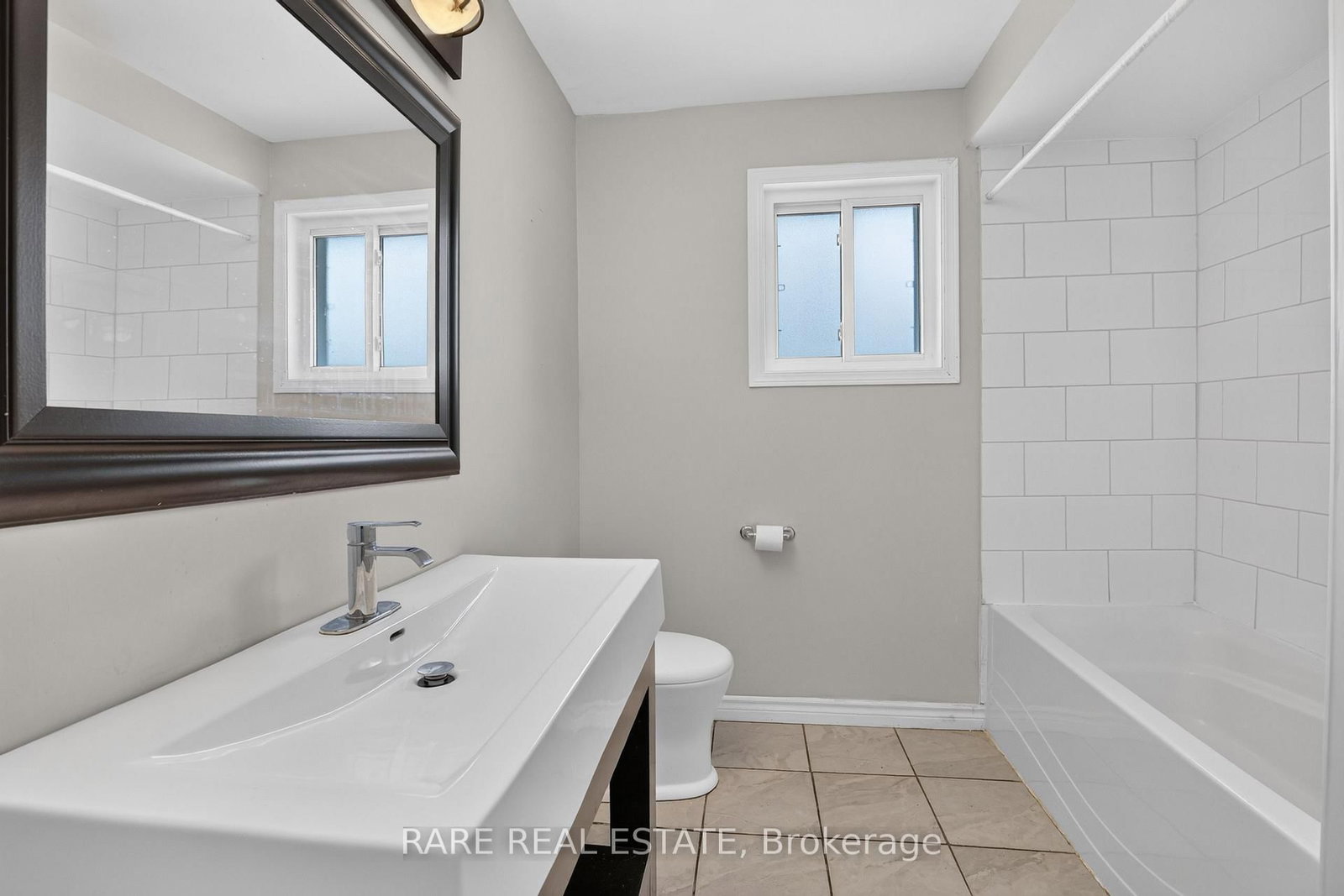 38 Lay Street • Barrie, ON photo 12
