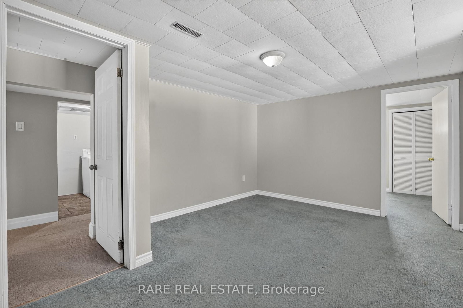 38 Lay Street • Barrie, ON photo 22