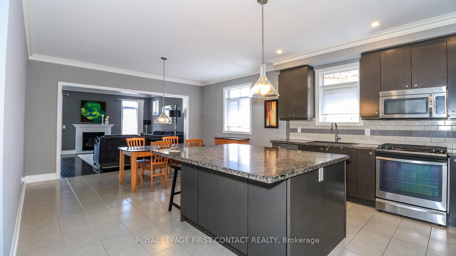 33 Tamarack Trail • Barrie, ON photo 9
