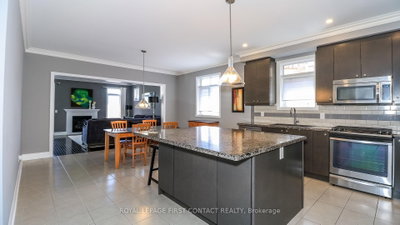 33 Tamarack Trail • Barrie, ON photo 9