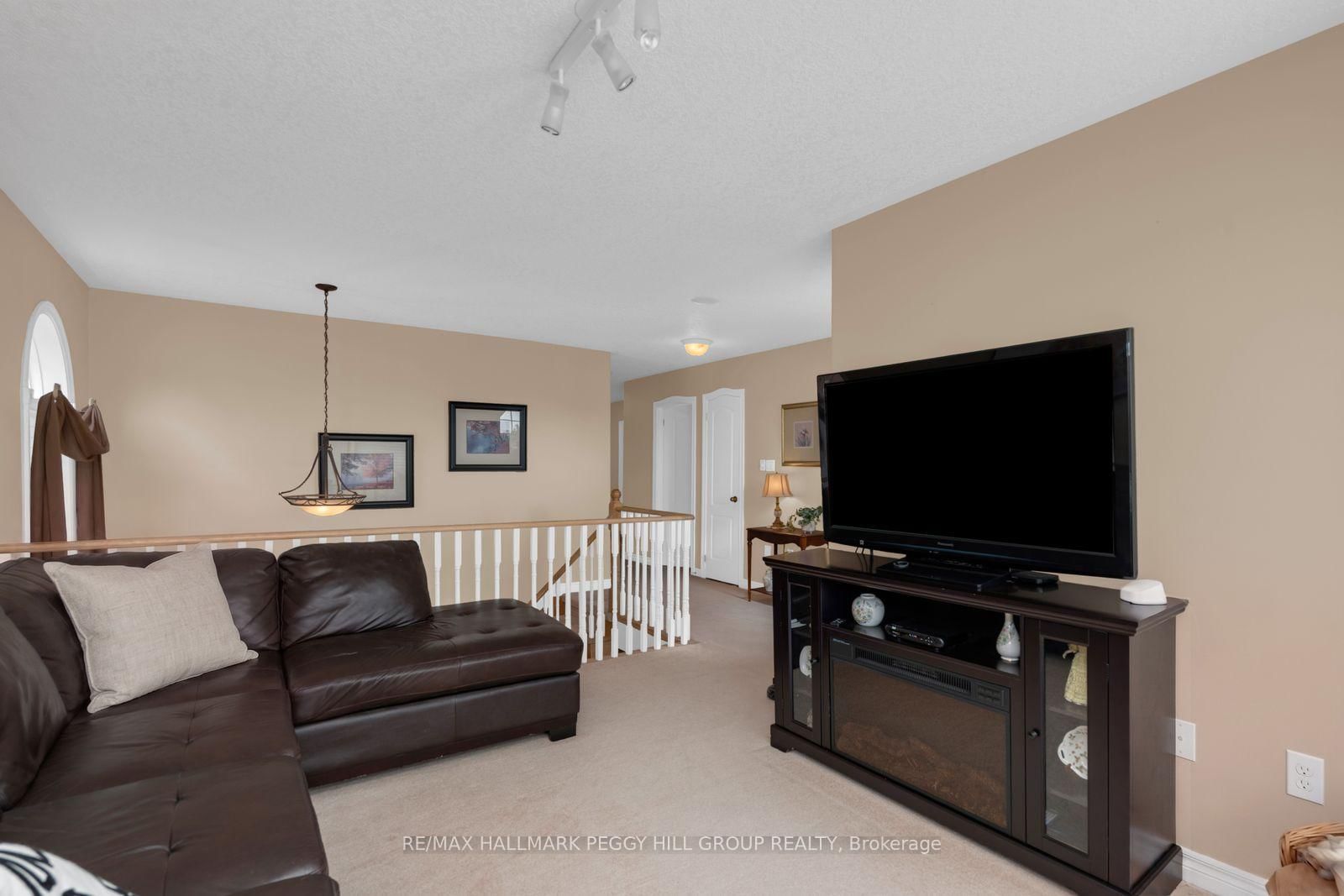 5 Sandringham Drive • Barrie, ON photo 15