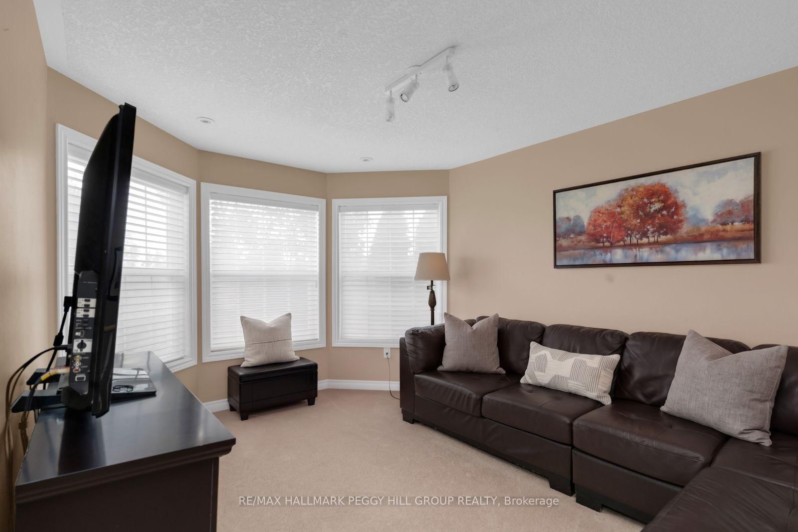 5 Sandringham Drive • Barrie, ON photo 16