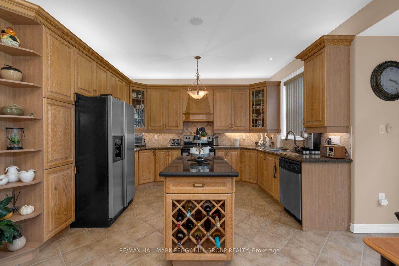 5 Sandringham Drive • Barrie, ON photo 3