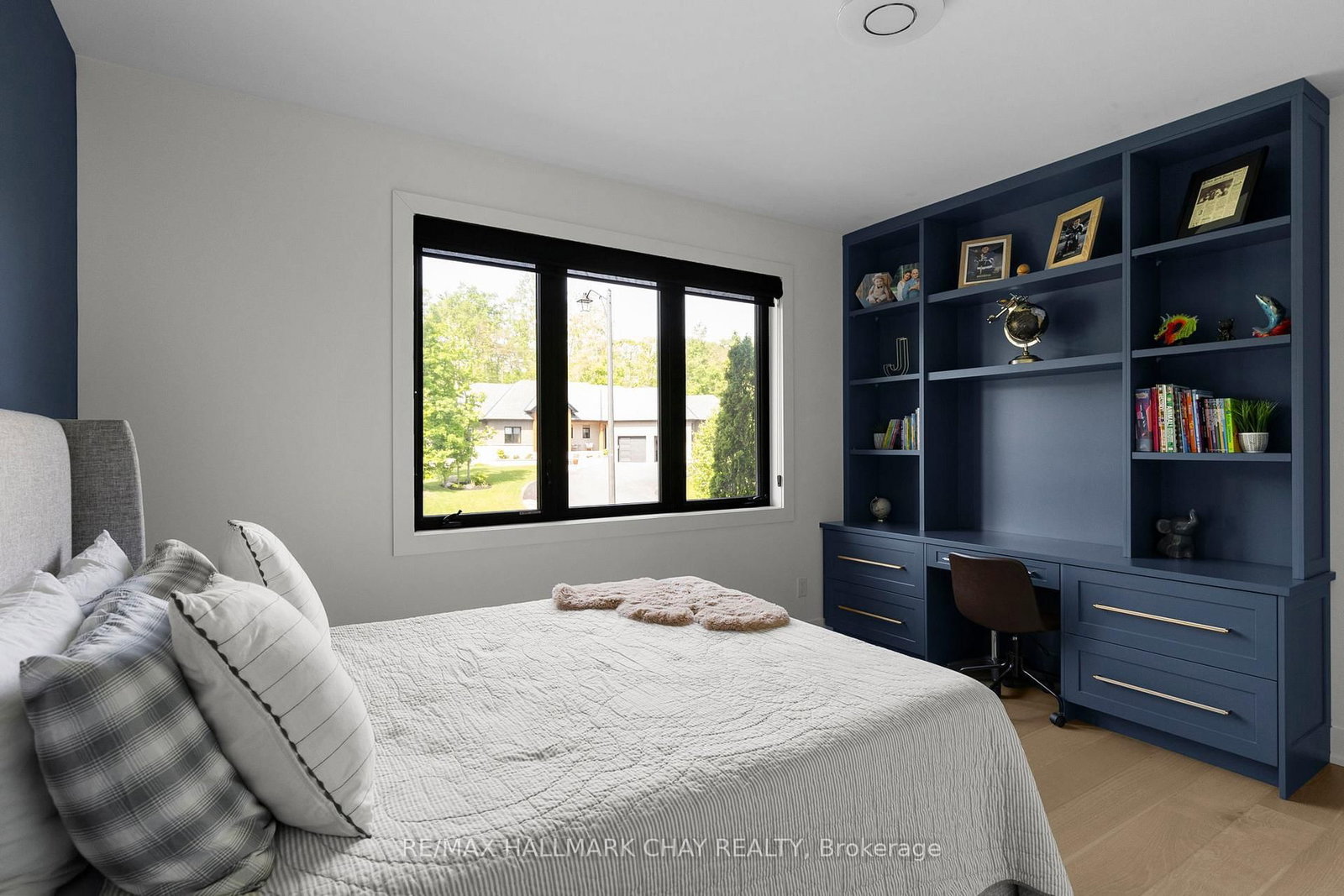 11 Byers Street • Springwater, ON photo 27