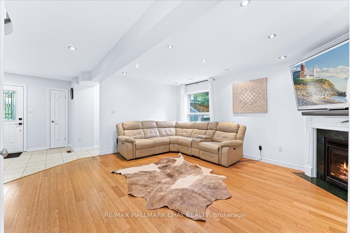 3 Bell Street • Barrie, ON photo 10