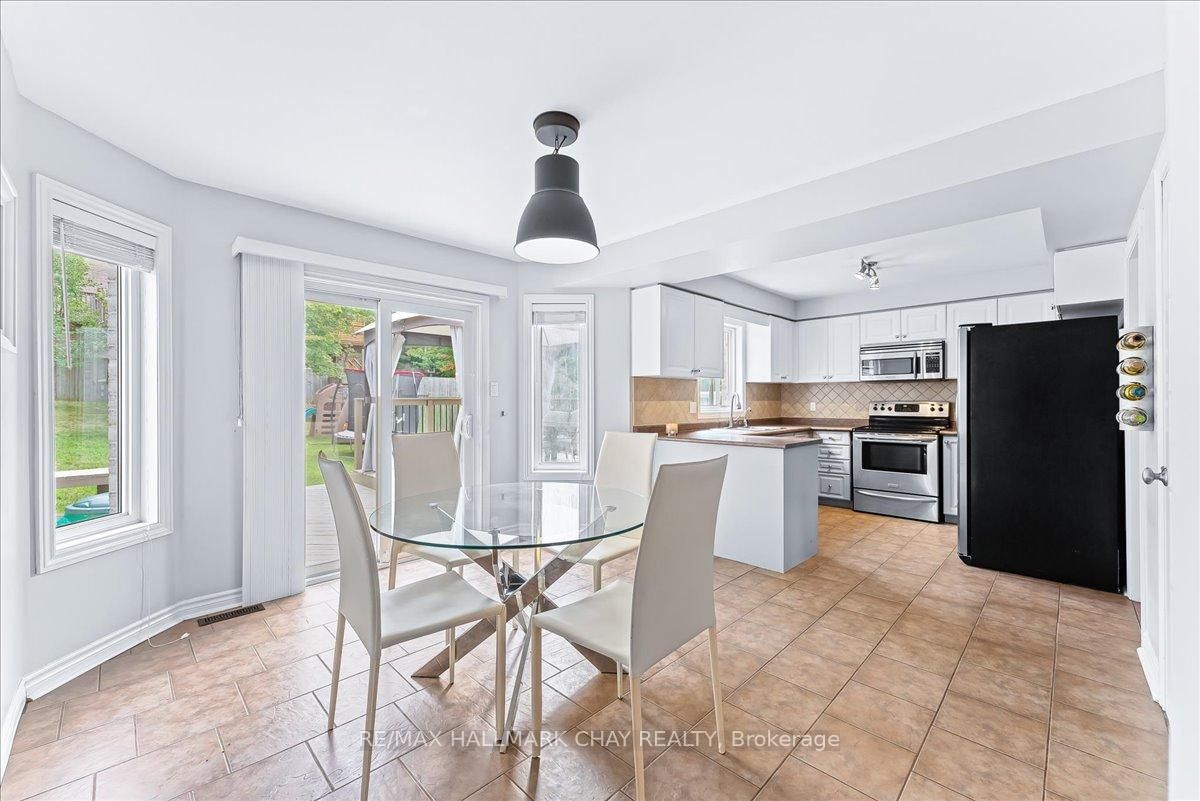 3 Bell Street • Barrie, ON photo 11