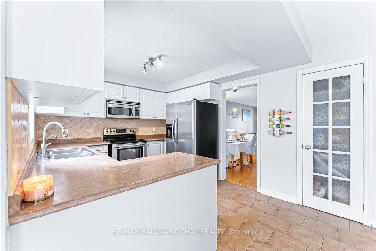 3 Bell Street • Barrie, ON photo 14