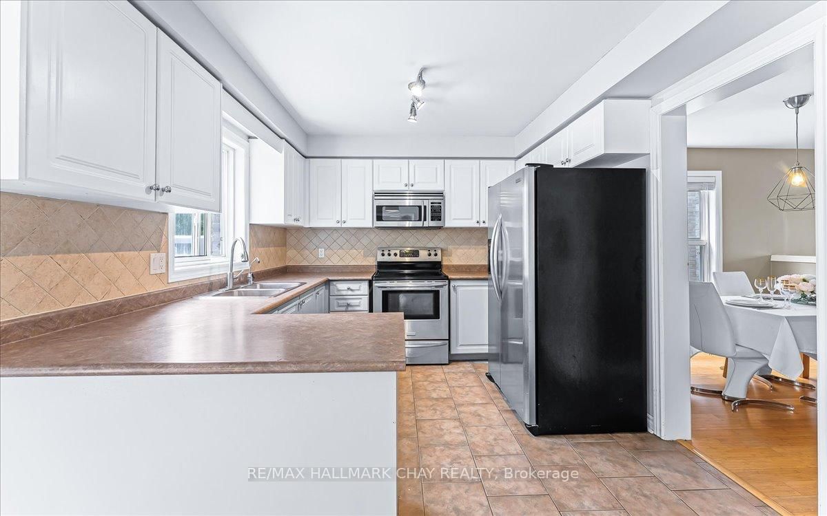 3 Bell Street • Barrie, ON photo 15