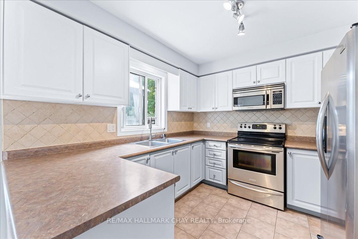 3 Bell Street • Barrie, ON photo 16