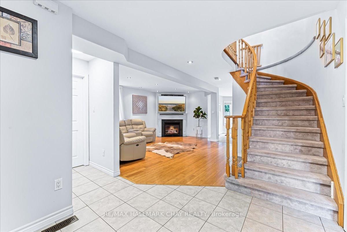 3 Bell Street • Barrie, ON photo 5