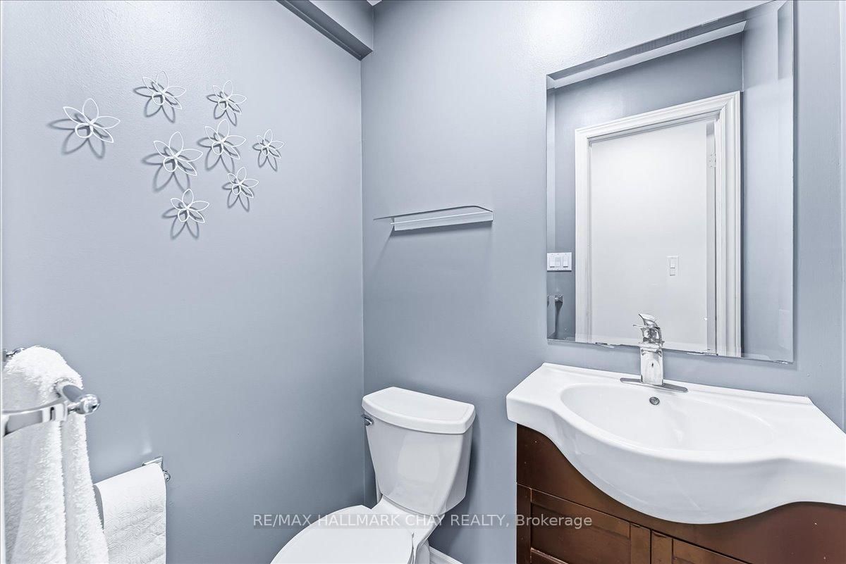 3 Bell Street • Barrie, ON photo 6