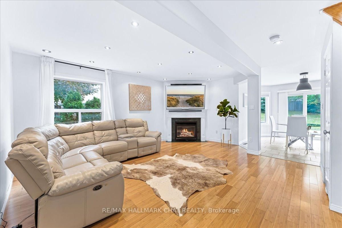 3 Bell Street • Barrie, ON photo 9