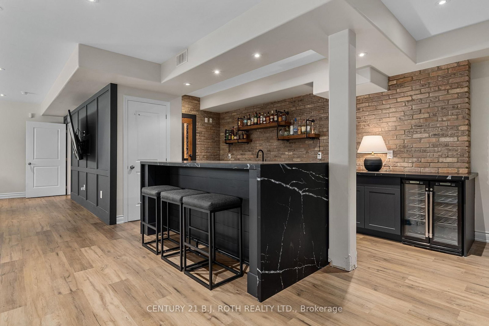 42 Lilac Lane • Springwater, ON photo 27