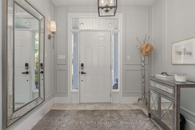 42 Lilac Lane • Springwater, ON photo 4