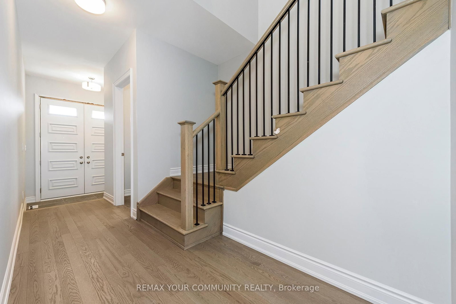 105 Bearberry Road • Springwater, ON photo 4