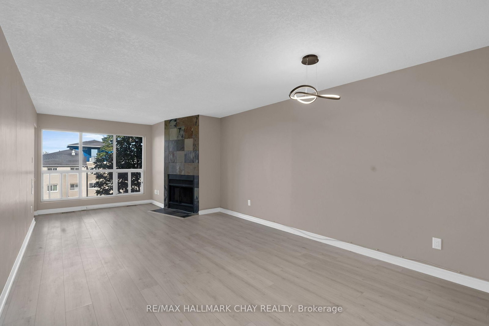 126 Bell Farm Road • #414 • Barrie, ON photo 6