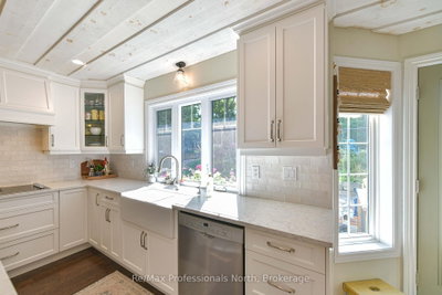 1739 Loretta Avenue • Severn, ON photo 5